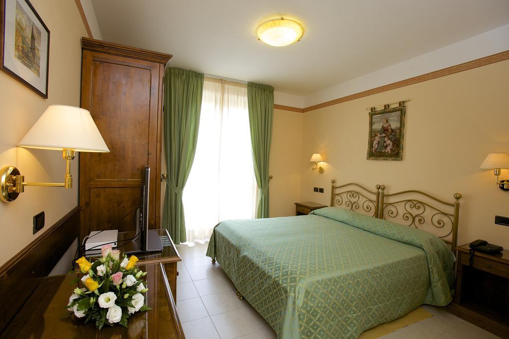 Campiglione Hotel Ασίζη Δωμάτιο φωτογραφία