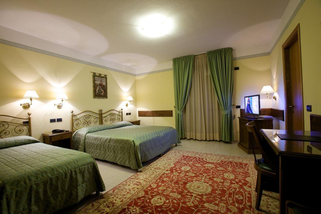 Campiglione Hotel Ασίζη Δωμάτιο φωτογραφία